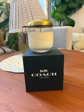 COACH glass soy candle New York 12oz burgundy new.